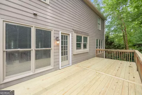 Exterior - 415 Fairford Ln, Duluth, GA 30097 photo 2 of 11