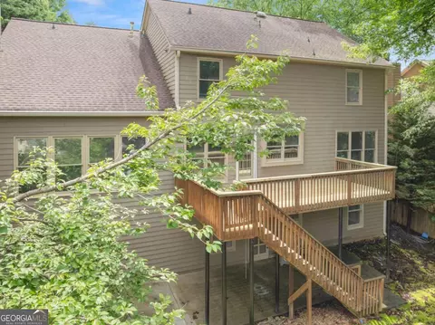 Exterior - 415 Fairford Ln, Duluth, GA 30097 photo 7 of 11