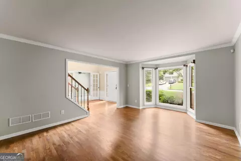 Living - 415 Fairford Ln, Duluth, GA 30097 photo 2 of 7