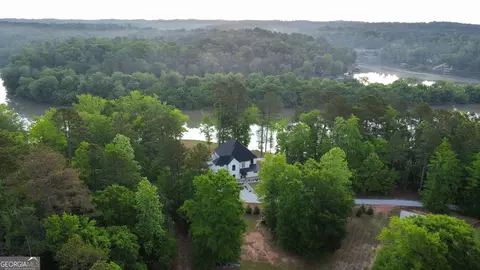 391 Parker Rd, Covington, GA 30014