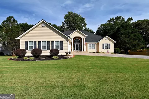 4010 Churchill Downs Dr, Gainesville, GA 30507