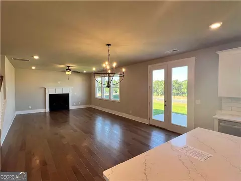 Living - 321 Willow Cv, Canton, GA 30114 photo 3 of 3