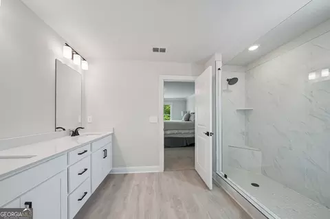 Bath - 2134 Homer Dr, Monroe, GA 30656 photo 1 of 2