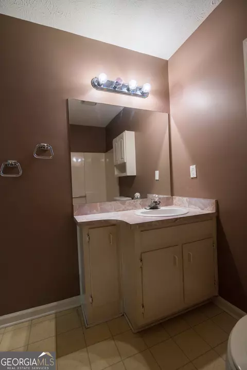 Bath - 3881 Vicki Ct, Duluth, GA 30096 photo 2 of 5