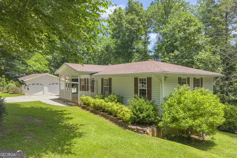 464 Riverbend Rd, Toccoa, GA 30577