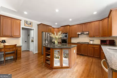 Kitchen - 136 Riverview Dr, Suwanee, GA 30024 photo 3 of 5