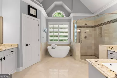 Bath - 136 Riverview Dr, Suwanee, GA 30024 photo 5 of 8