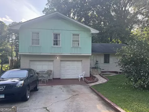 365 Shelton Woods Ct, Stone Mountain, GA 30088