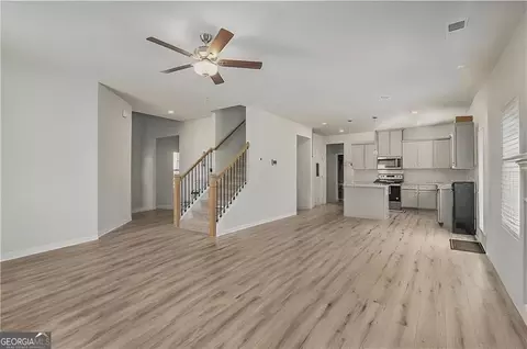 Living - 1101 Longleaf Trce, Monroe, GA 30656 photo 2 of 2