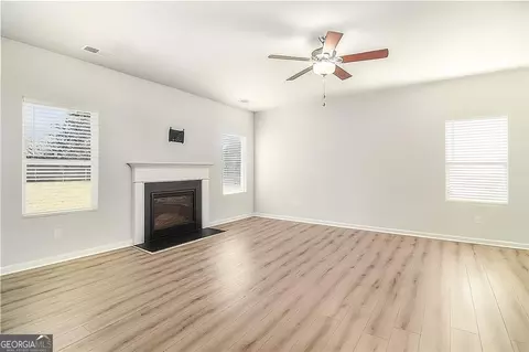 Living - 1101 Longleaf Trce, Monroe, GA 30656 photo 1 of 2