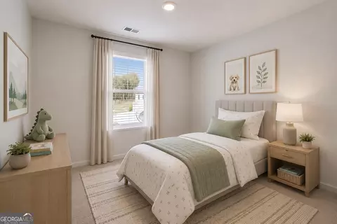 Bedroom - 1101 Longleaf Trce, Monroe, GA 30656 photo 9 of 11