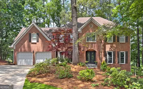 285 Windrift Ct, Roswell, GA 30076