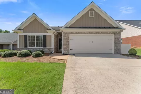 316 Lakeview Bend Cir, Jefferson, GA 30549