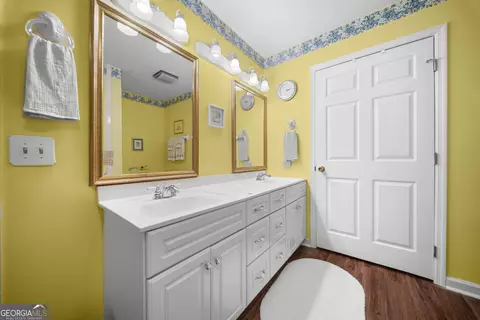 Bath - 3058 Old Eighty Rd, Millen, GA 30442 photo 3 of 4