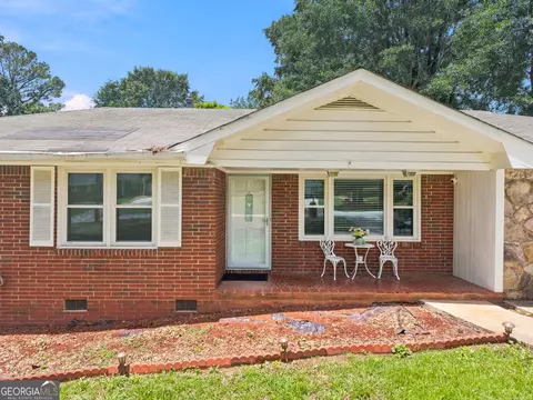 8365 Dewayne Ln, Jonesboro, GA 30236