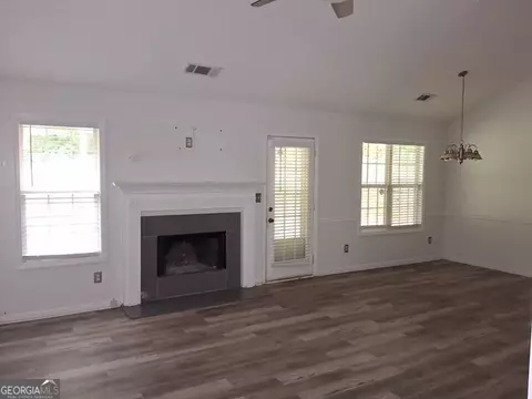 300 Lakeside Dr, Covington, GA 30016 photo 5