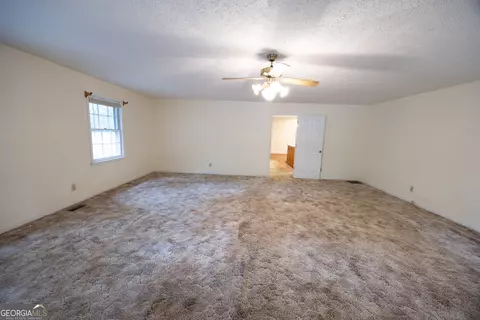 Living - 240 Bent Oak Dr, Cornelia, GA 30531 photo 7 of 7