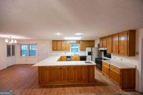 Kitchen - 240 Bent Oak Dr, Cornelia, GA 30531 photo 1 of 4