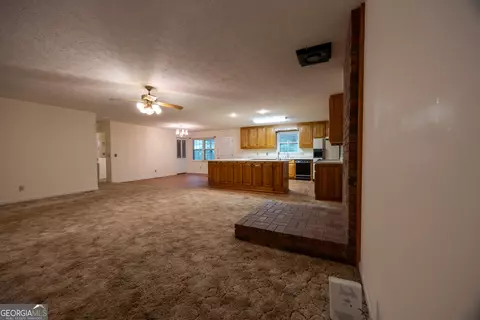 Living - 240 Bent Oak Dr, Cornelia, GA 30531 photo 4 of 7