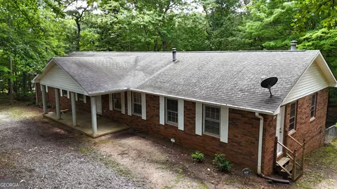 240 Bent Oak Dr, Cornelia, GA 30531