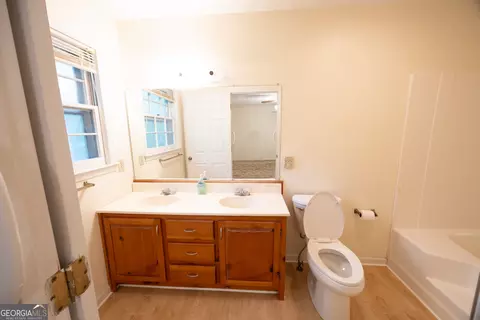 Bath - 240 Bent Oak Dr, Cornelia, GA 30531 photo 6 of 6