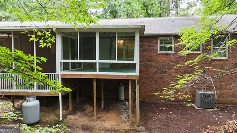 Exterior - 240 Bent Oak Dr, Cornelia, GA 30531 photo 6 of 13