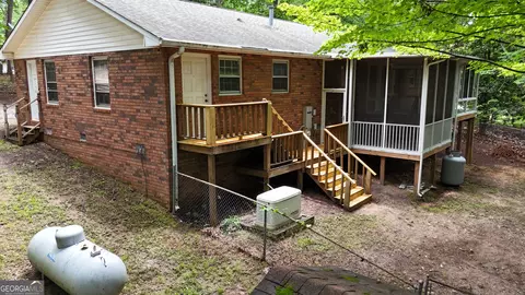 Exterior - 240 Bent Oak Dr, Cornelia, GA 30531 photo 4 of 13