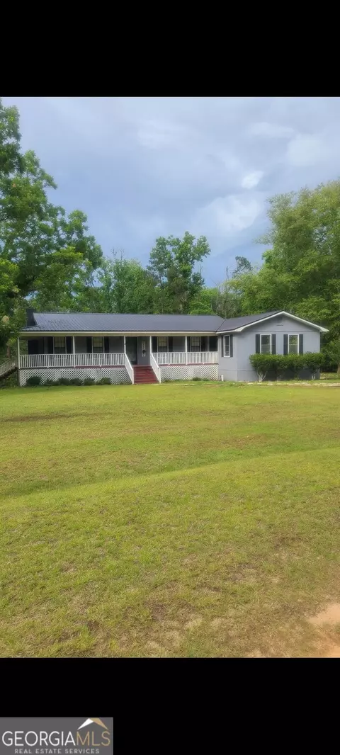 185 Veal St, Swainsboro, GA 30401