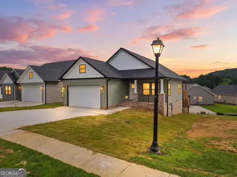 126 Washington St, Dalton, GA 30721