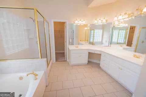Bath - 107 Arbor Ln, Centerville, GA 31028 photo 3 of 10