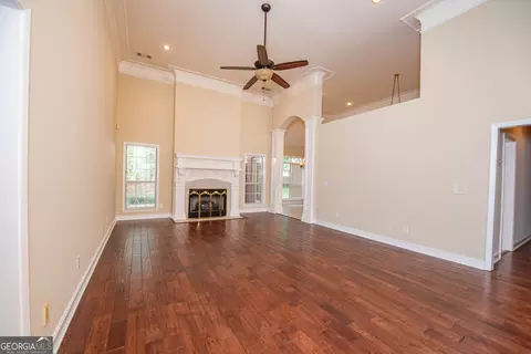 Living - 107 Arbor Ln, Centerville, GA 31028 photo 2 of 7