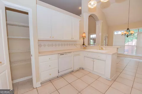 Kitchen - 107 Arbor Ln, Centerville, GA 31028 photo 3 of 8