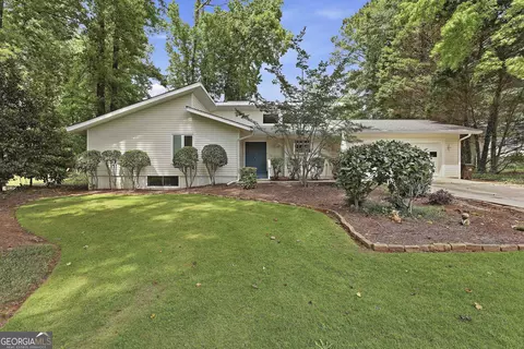 203 Doe Run, Peachtree City, GA 30269