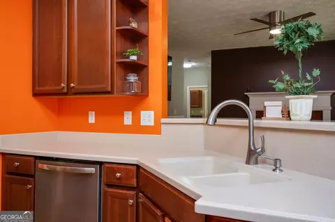 Kitchen - 1603 Highway 16 E, Jackson, GA 30233 photo 5 of 5