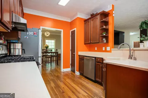 Kitchen - 1603 Highway 16 E, Jackson, GA 30233 photo 2 of 5