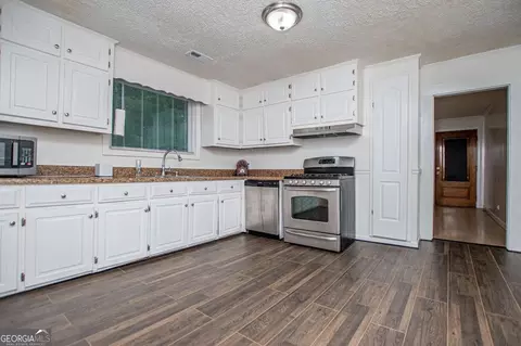 Kitchen - 255 Mildred Dr, Cedartown, GA 30125 photo 1 of 2