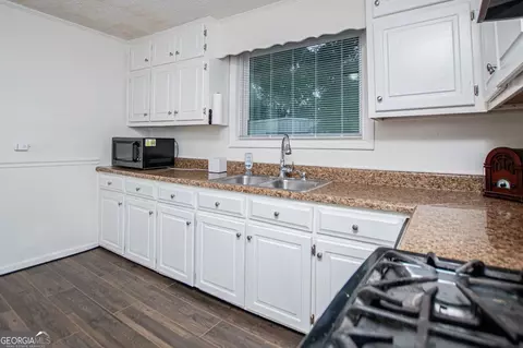 Kitchen - 255 Mildred Dr, Cedartown, GA 30125 photo 2 of 2