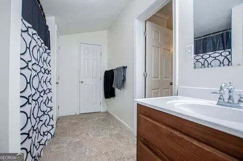 Bath - 255 Mildred Dr, Cedartown, GA 30125 photo 1 of 3