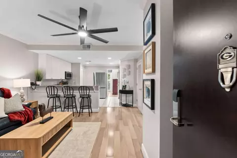250 W Broad St #205, Athens, GA 30601
