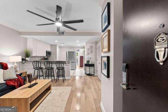 250 W Broad St #205, Athens, GA 30601