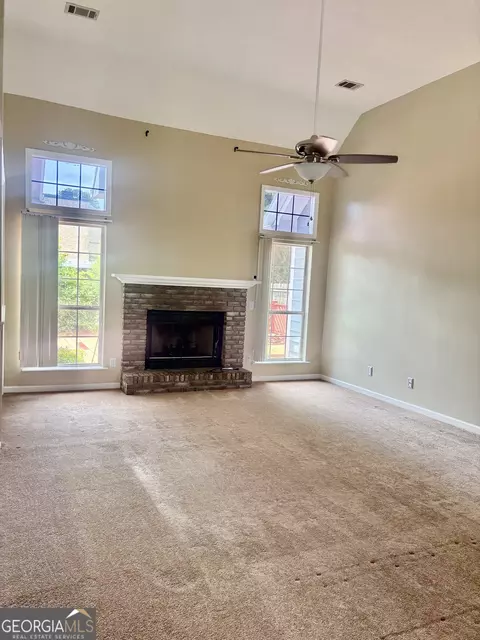 Living - 207 Pebblebrook E, Warner Robins, GA 31088 photo 1 of 3