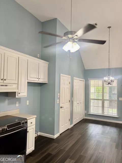 Entry Way - 207 Pebblebrook E, Warner Robins, GA 31088 photo 2 of 2
