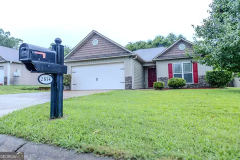 2814 Nancy Dr, Phenix City, AL 36870