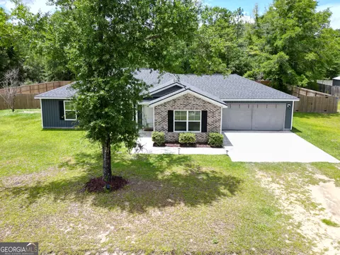 449 Linden Dr, Jesup, GA 31545