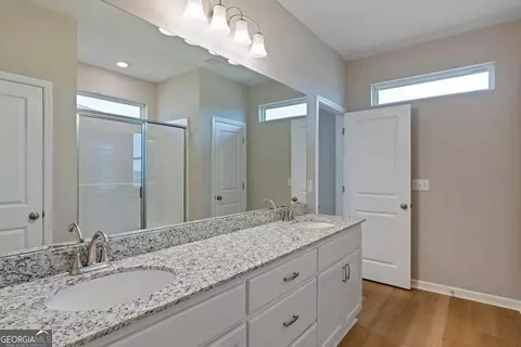 Bath - 103 Buttercup Pl, Perry, GA 31069 photo 1 of 1