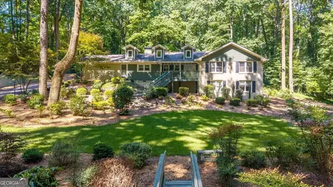 2210 Rosser Pl, Smoke Rise, GA 30087