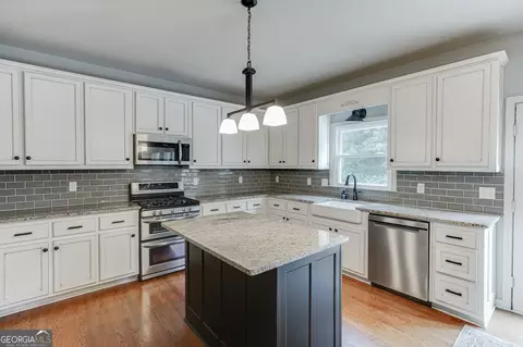 Kitchen - 2775 Daniel Park Run, Dacula, GA 30019 photo 3 of 6