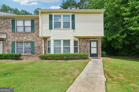 714 Longleaf Dr, Lawrenceville, GA 30046