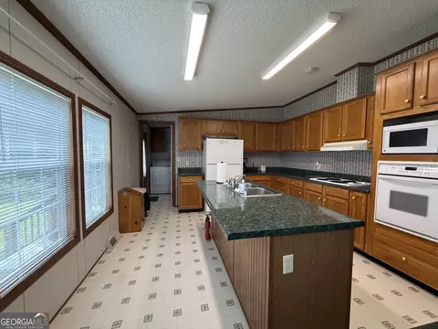 Kitchen - 3879 E White Oak Rd, Appling, GA 30802 photo 2 of 2