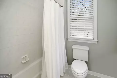 Bath - 103 Woodchase Dr, Lagrange, GA 30240 photo 7 of 11